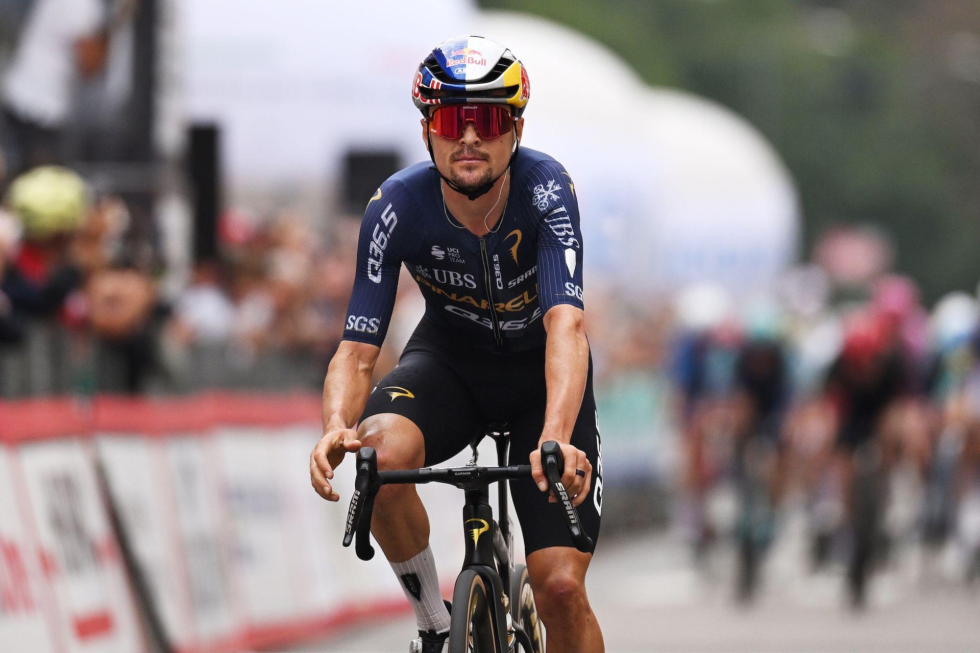 Tom Pidcock says two teammates were hit by police motorbike driving against peloton at Tre Valli Varesine