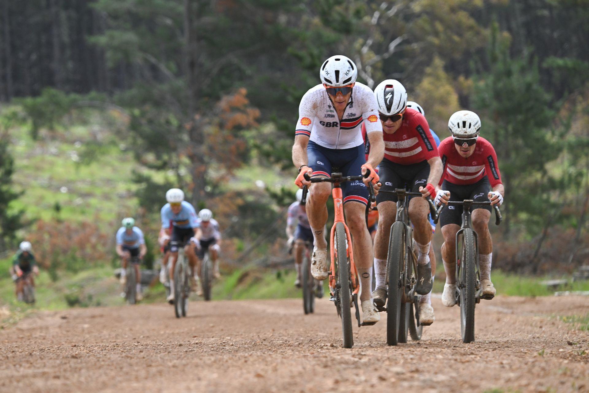 Gravel World Championships: Magnus Bak Klaris sprints to huge victory in thrilling elite men's race