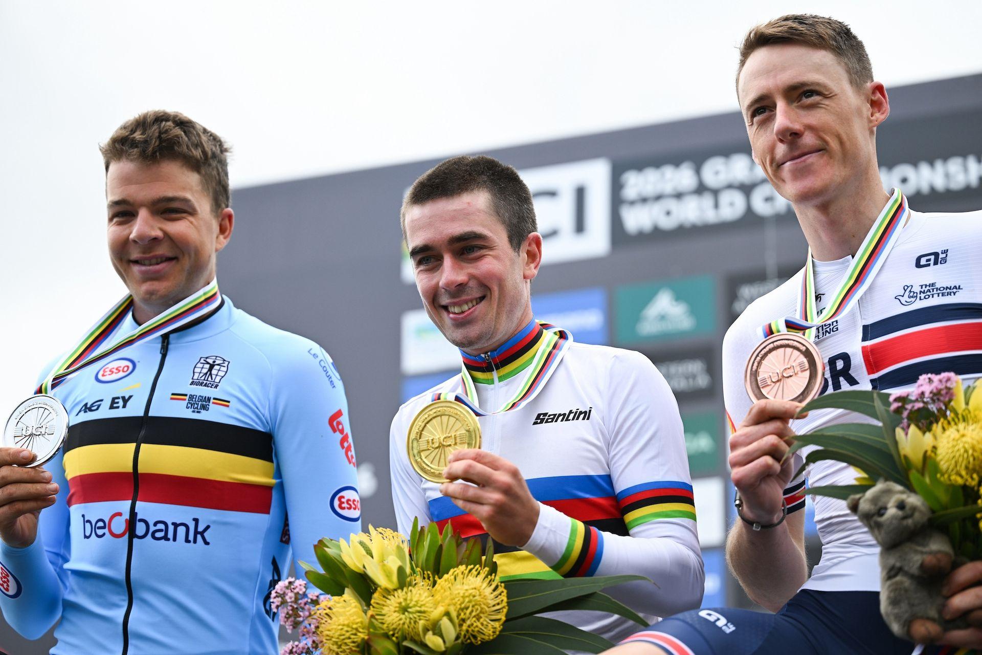 The gravel specialist gets it – A surprise win for Magnus Bak Klaris breaks domination of road pros on top step of Gravel World Championships podium