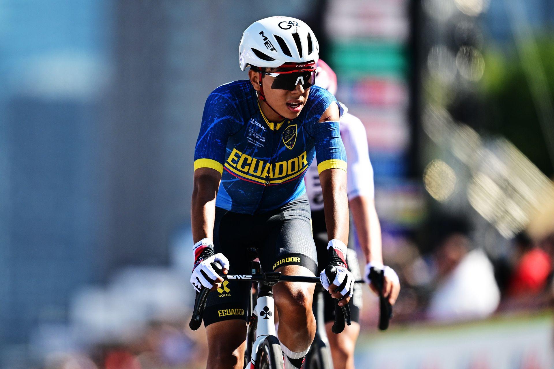 Movistar poach top under-23 talent from UAE Team Emirates-XRG