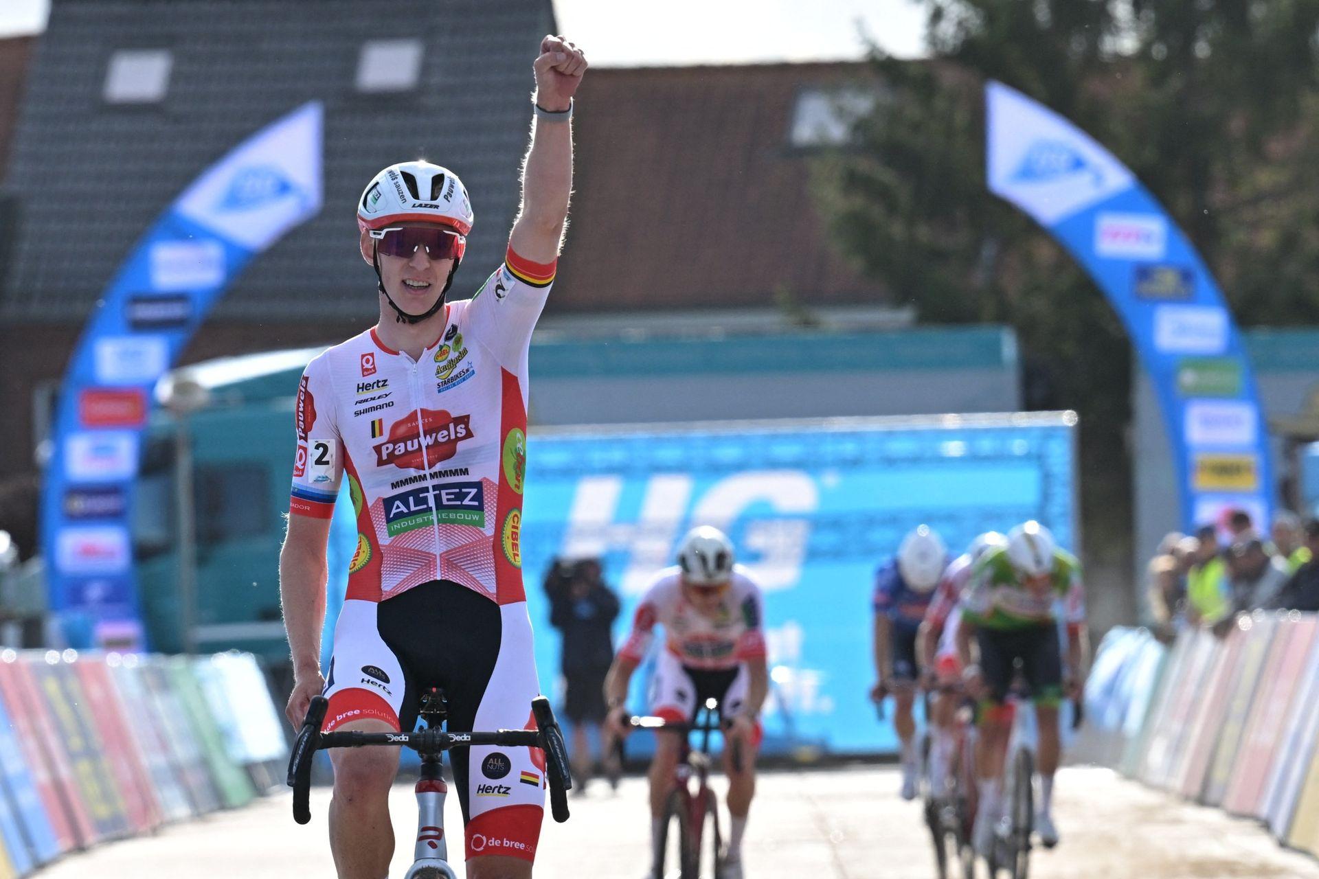 HG Cross: Michael Vanthourenhout scores solo victory in Dendermonde as Pauwels Sauzen go 1-2