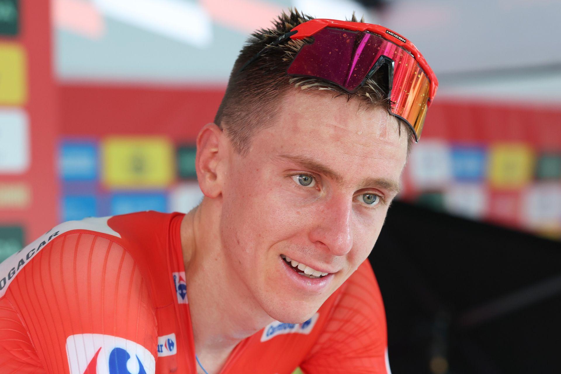 Tadej Pogačar reveals three fractured vertebrae after Vuelta crash: “I’m just happy to be alive”
