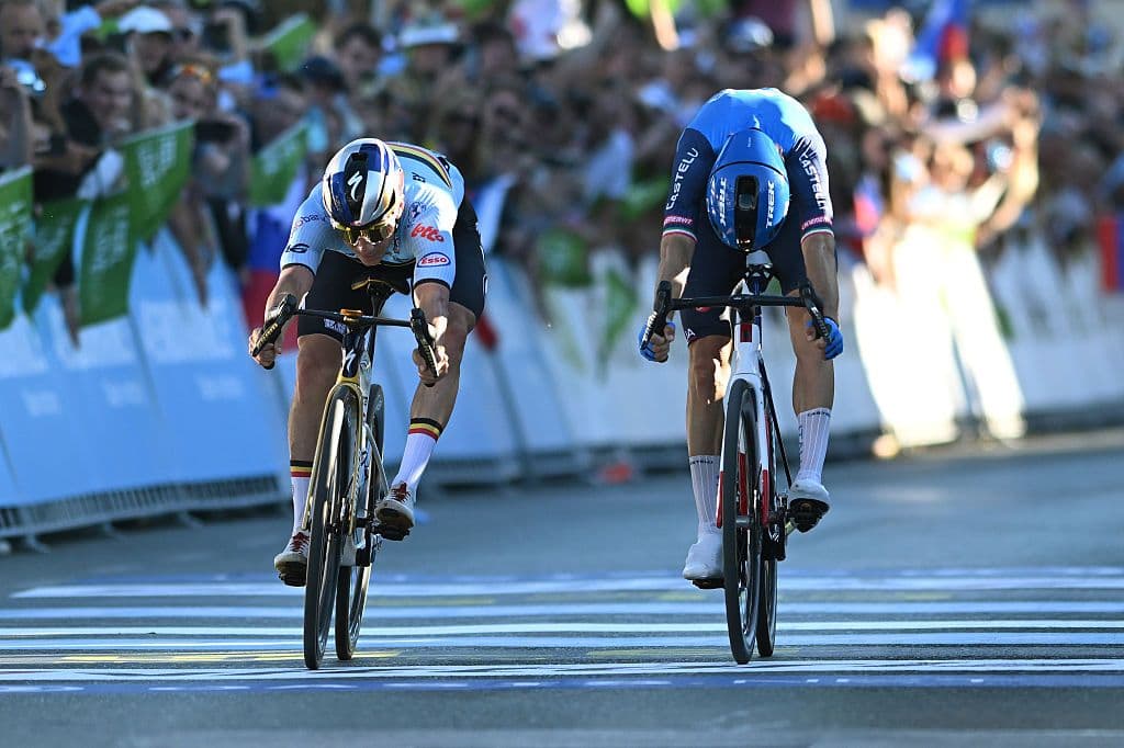 UEC European Championships: Remco Evenepoel snatches photo finish victory in the elite men's race after two-man sprint