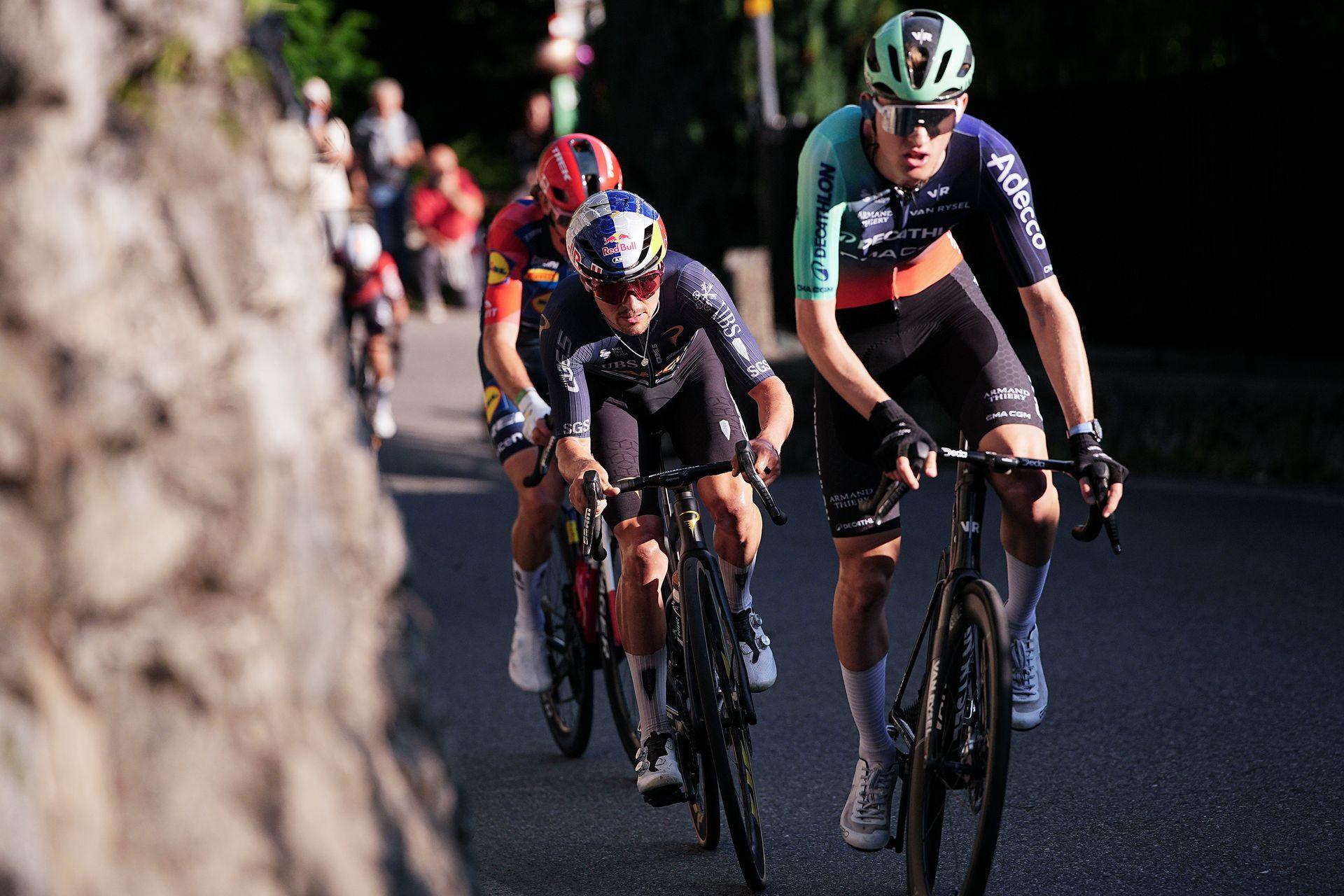A new frontier in rider unity, Pogačar-less unpredictability, and how to honour the rainbow jersey – Reflections from Il Lombardia