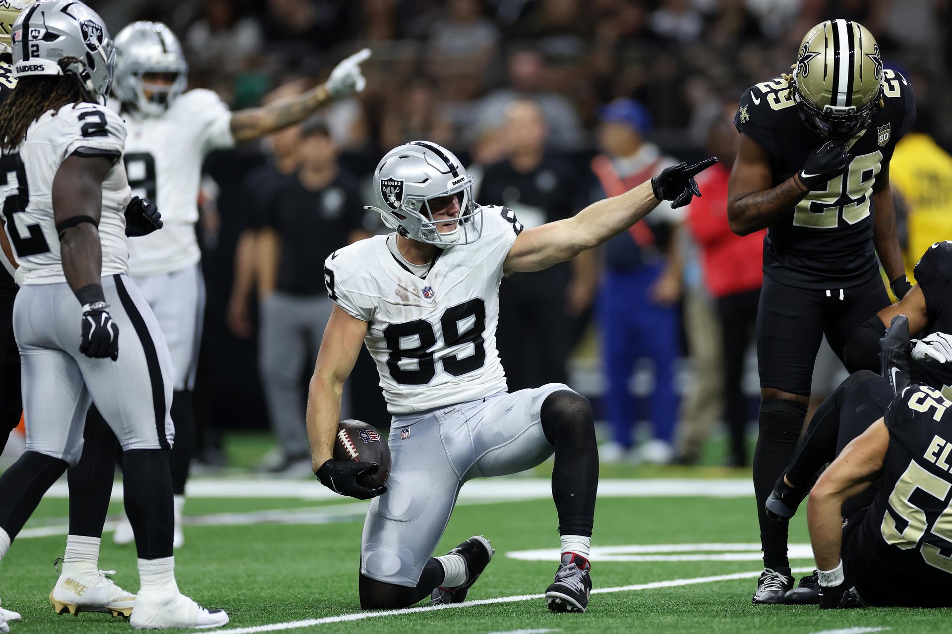 Week 4 NFL picks against the spread, predictions for every game: Raiders ready for their biggest game in Las Vegas vs. Chiefs