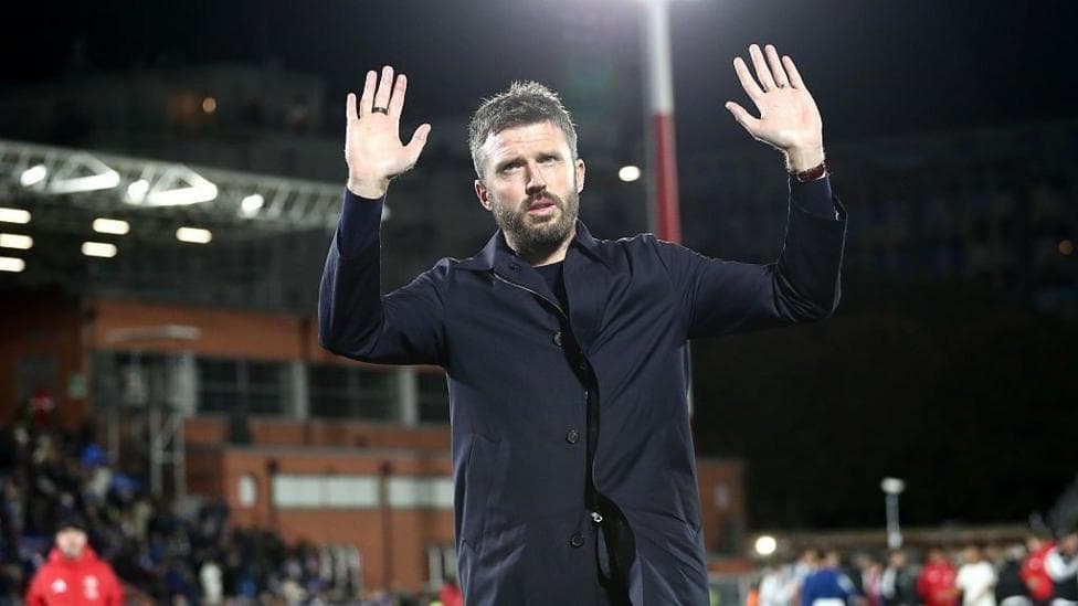 Carrick carrying on as normal as Man Utd eye possible replacements