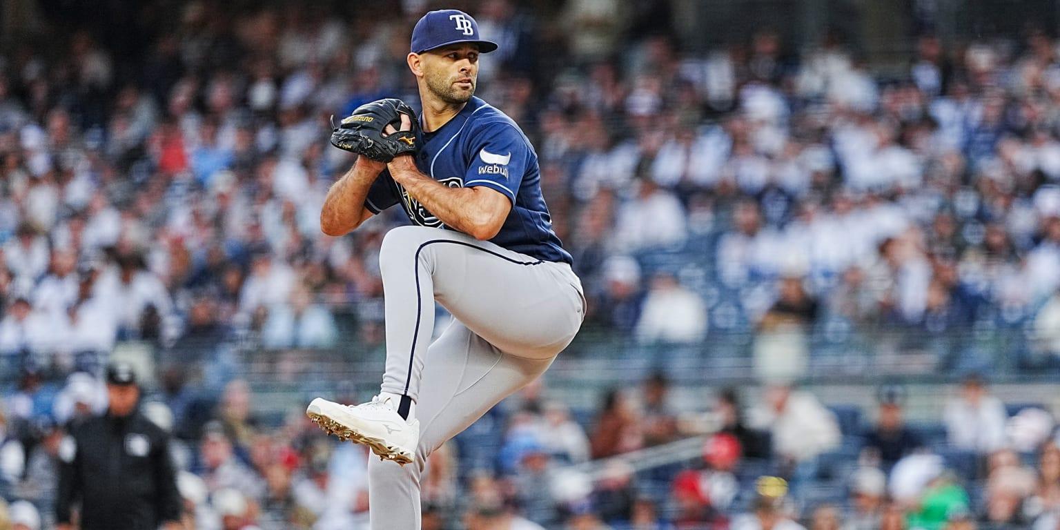 Martinez once got booted from Yankee Stadium. Now he could help boot Yanks in Game 3