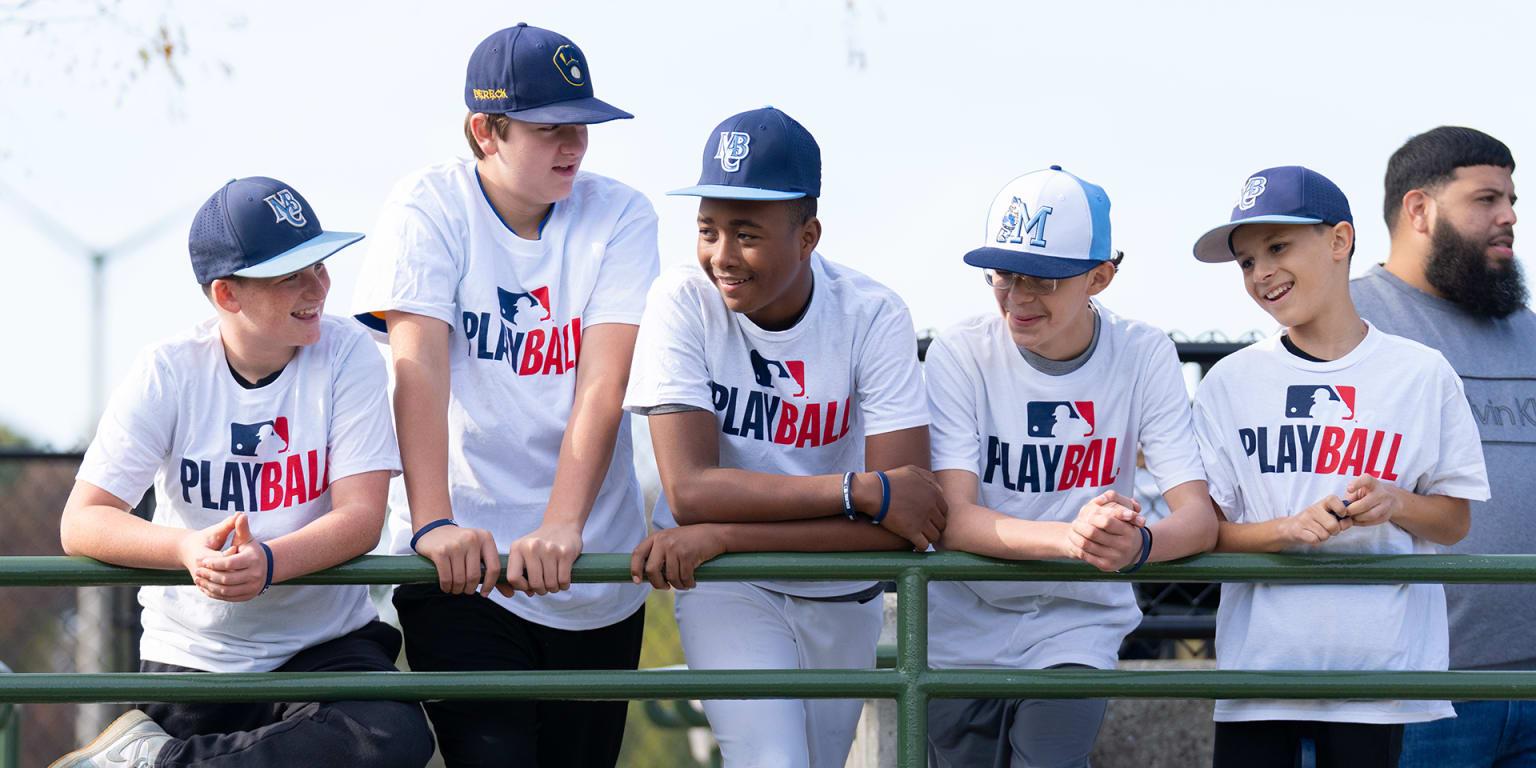 Players from MLB's nine Youth Academies honored before Game 2