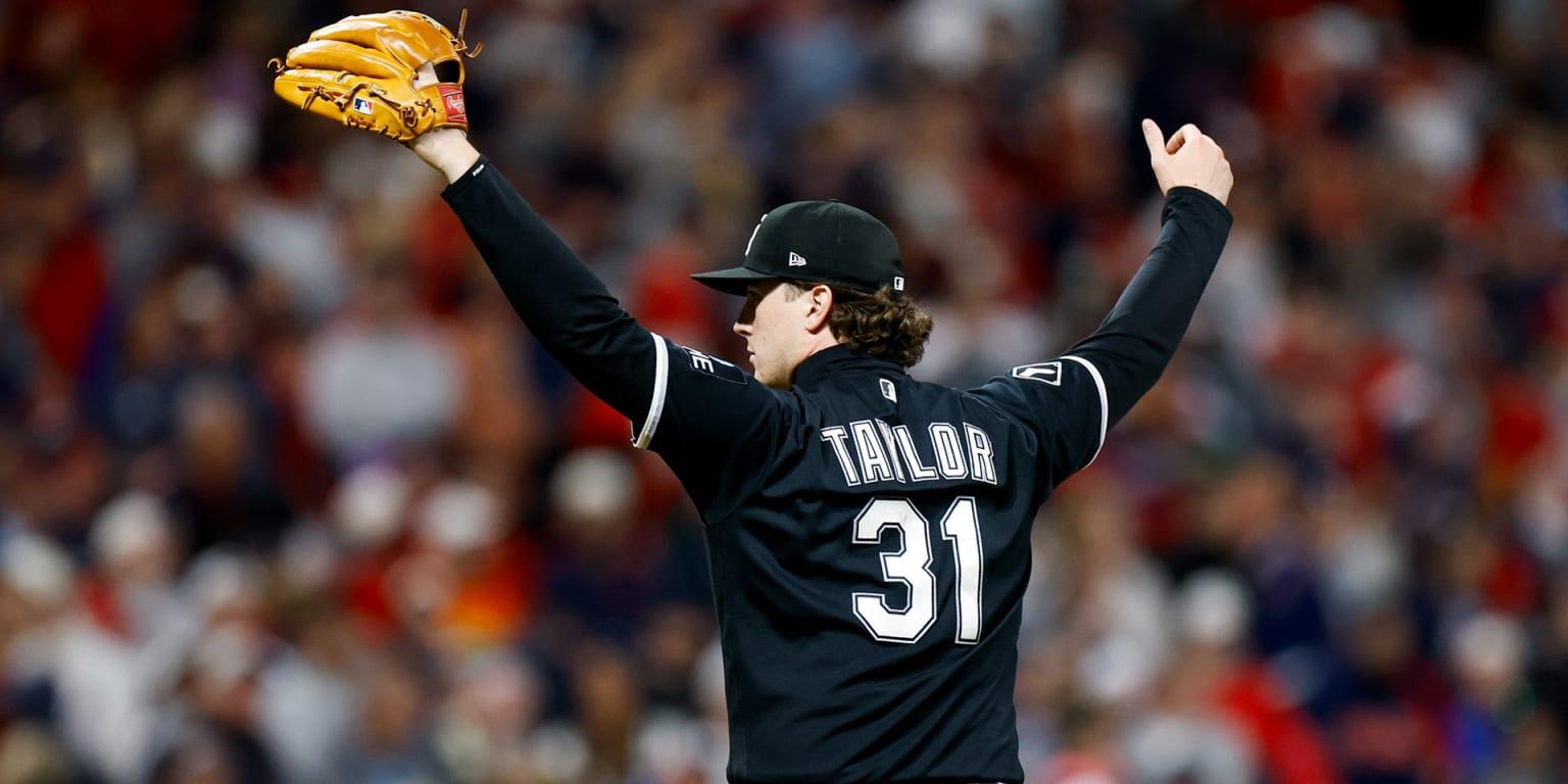 Taylor's 2nd straight multi-inning save has White Sox flying