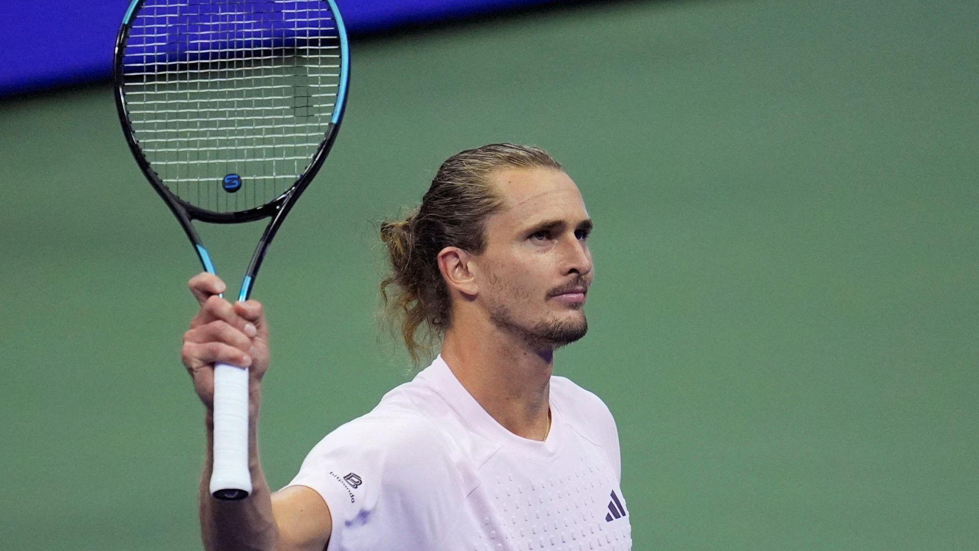 “Don’t Take That Away From Him” – Carlos Alcaraz’s Ex-Coach Hits Back at Critics Questioning Alexander Zverev’s No. 1 Rank and Slam Wins