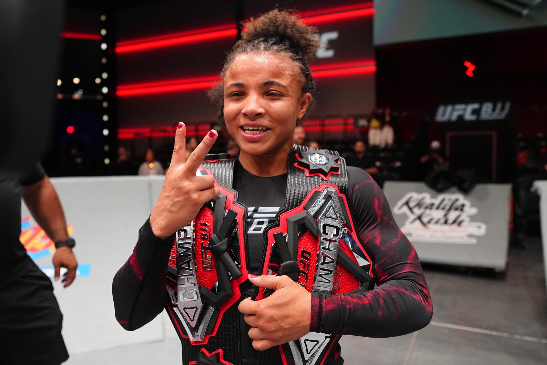 Controversy! Cassia Moura survives Fornarino, becomes first UFC BJJ double champ; Burns submitted