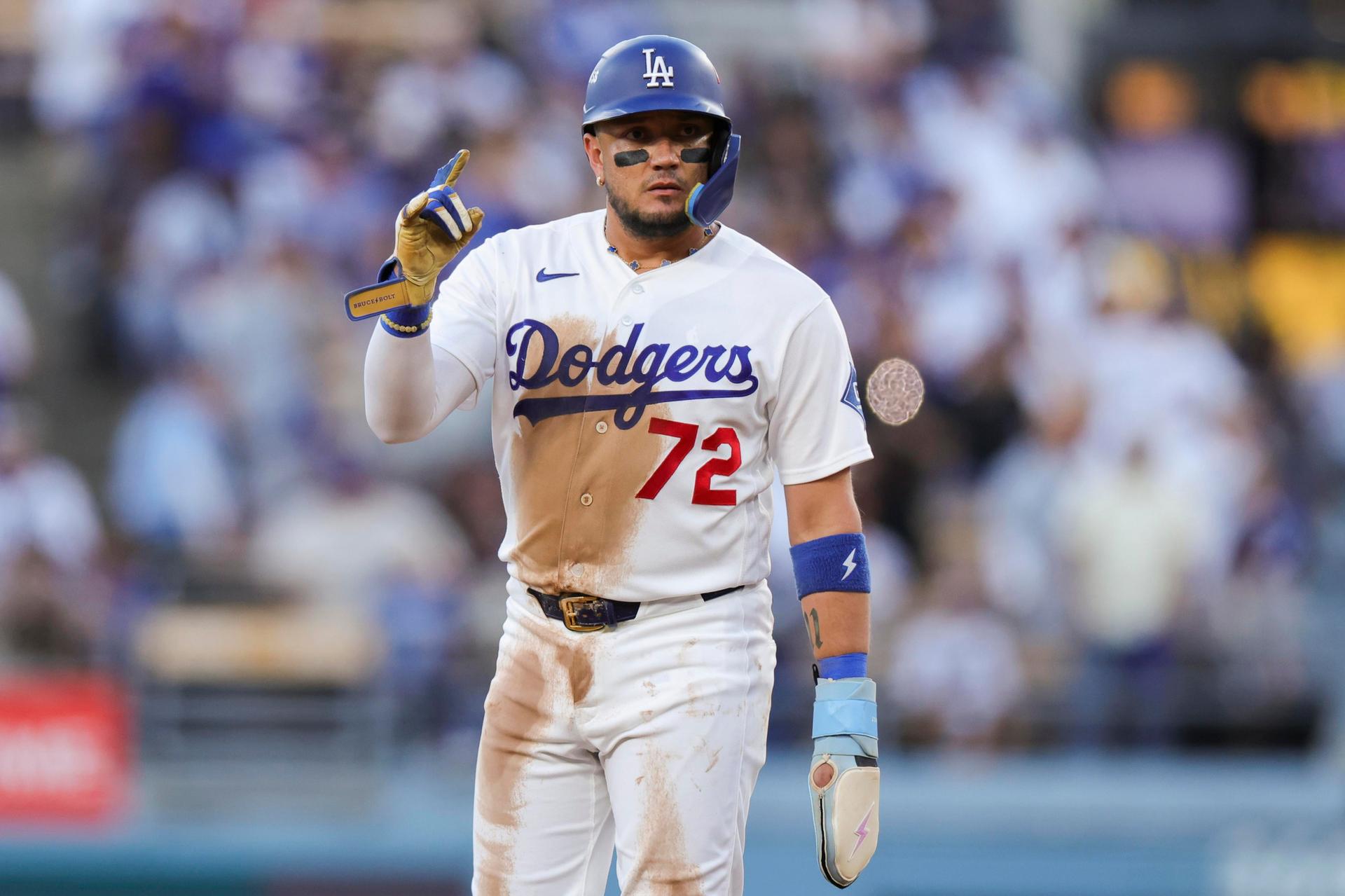 Miguel Rojas retires as a player after 13 seasons