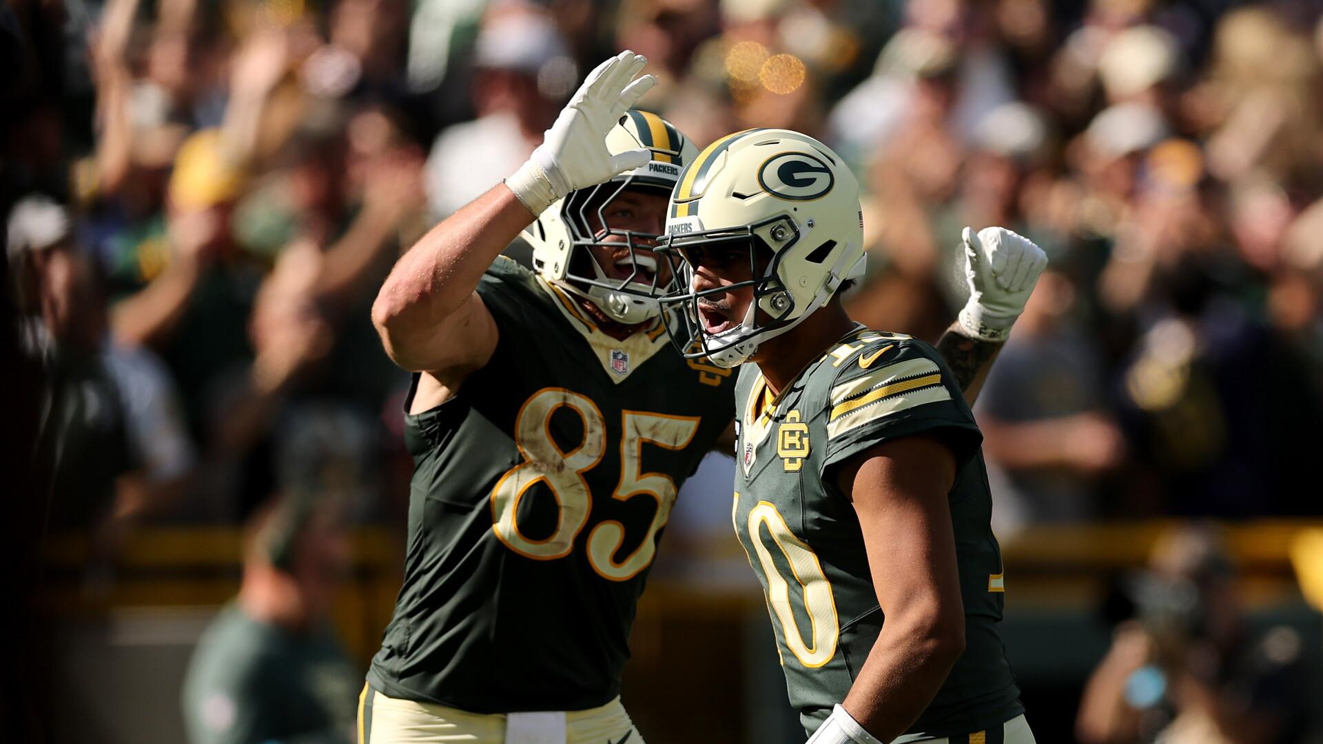 Jordan Love throws for 367 yards, two TDs in 31-7 victory over Bears