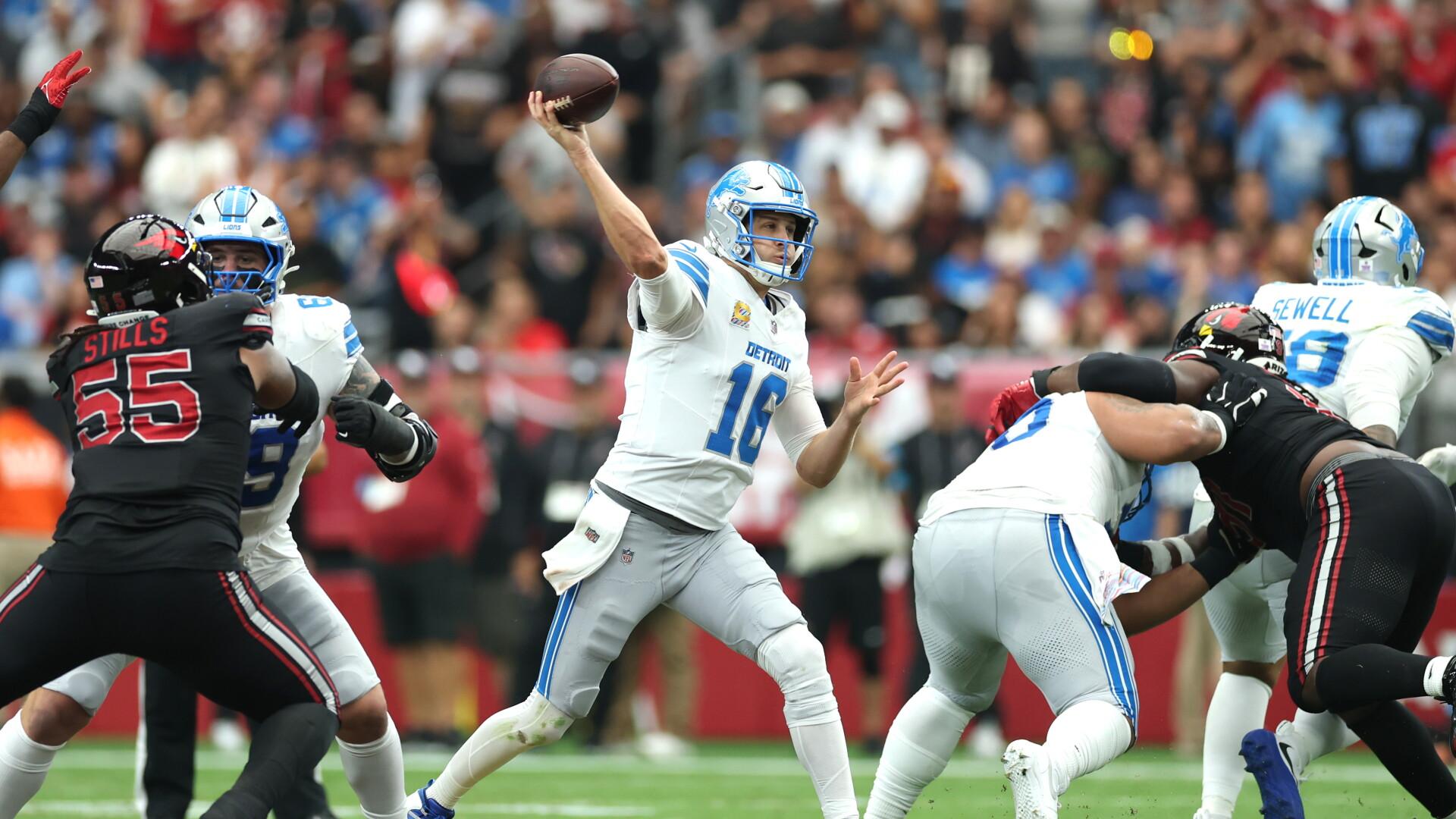 Lions lead Cardinals 24-7 at halftime