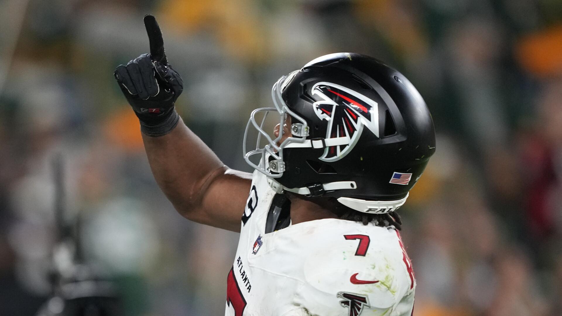 Bijan Robinson puts a damper on Saints' celebration with 59-yard TD run