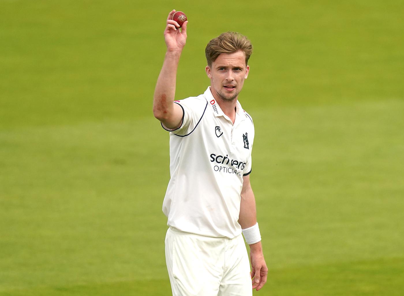 Craig Miles, Gloucestershire seamer, retires aged 32 to prioritise mental health