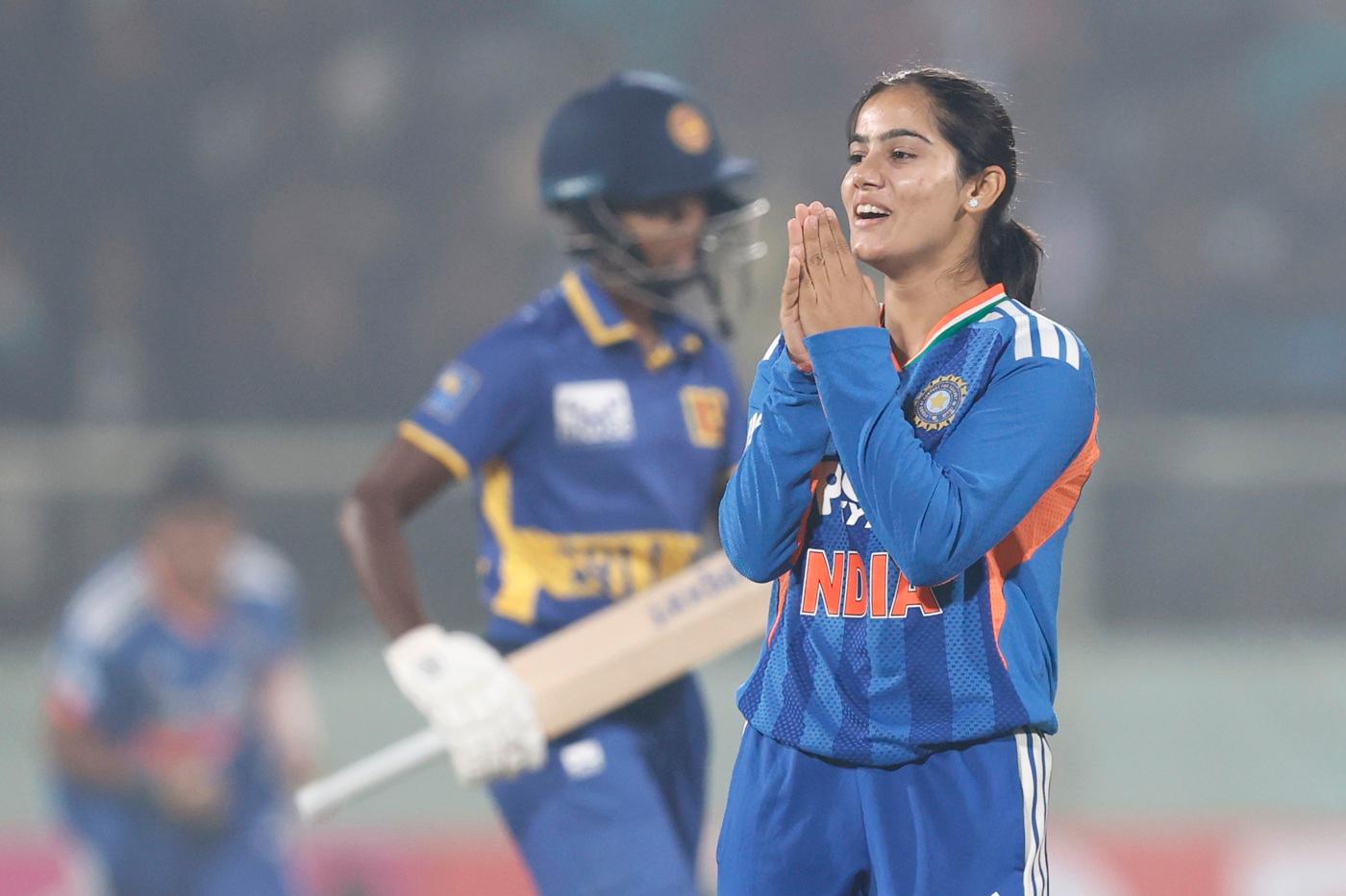 Vaishnavi's six-for puts India A in driver's seat against Australia A