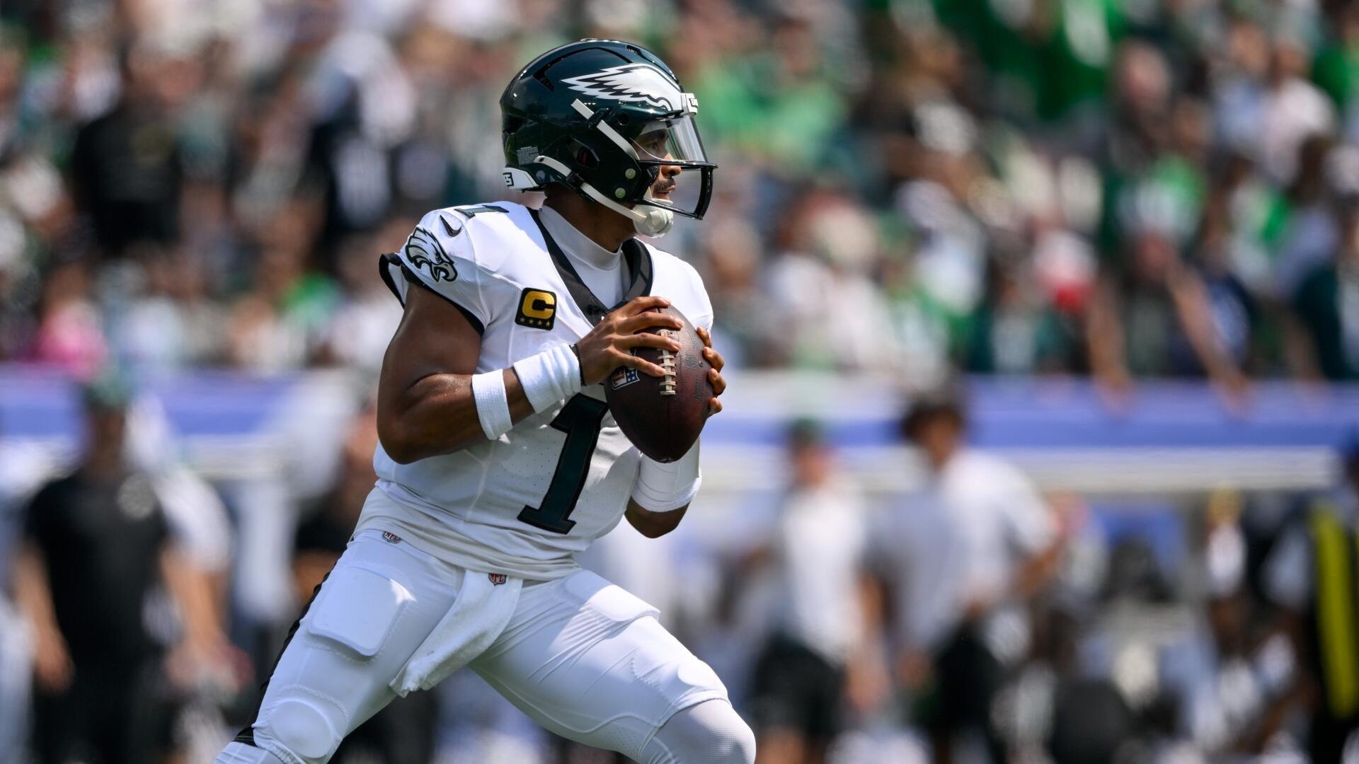 
                        Today's top games to watch, best bets, odds: Eagles vs. Bears on MNF and more
                    