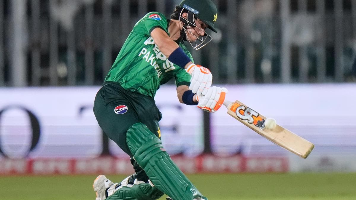 PAK V SL, T20I: Sadaqat, Imran help Pakistan thump Sri Lanka to seal series