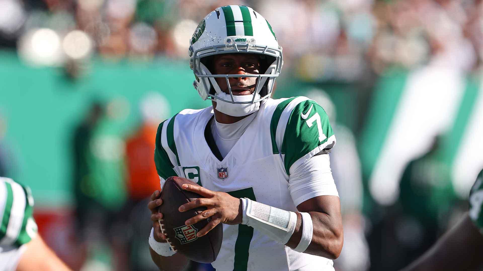 Jets' Geno Smith, Garrett Wilson Downplay Heated Exchange In Loss To Dolphins