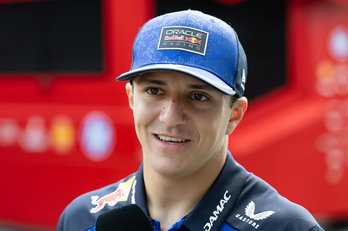 Isack Hadjar brings delayed Zandvoort helmet to Baku for F1 return