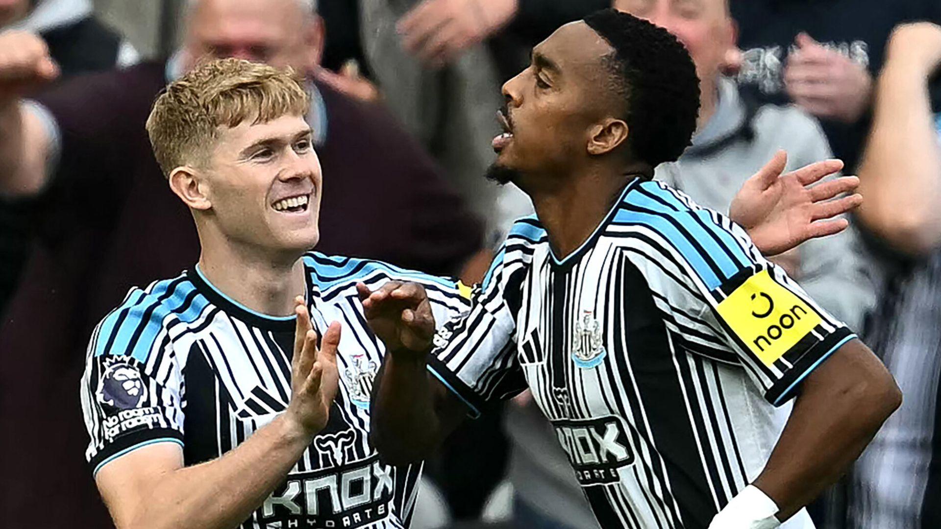 Willock and Hall both score but Newcastle miss penalty vs Hull LIVE!