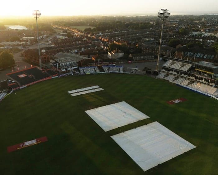 Somerset v Surrey, Warwickshire v Leics and more: County Championship cricket – live