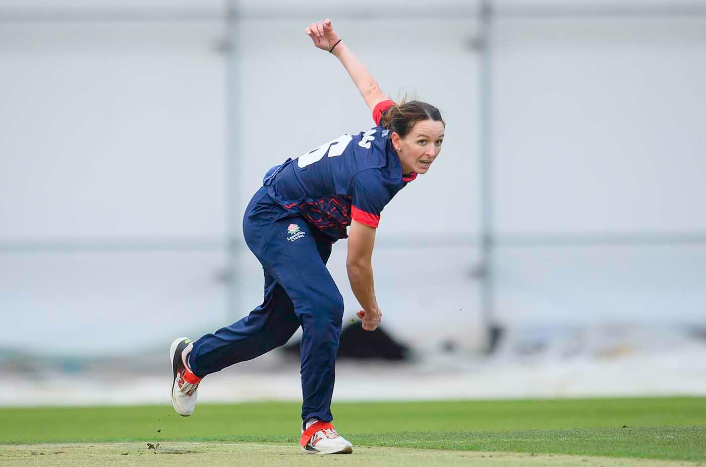 Kate Cross, Fi Morris bid farewell with Lancashire win