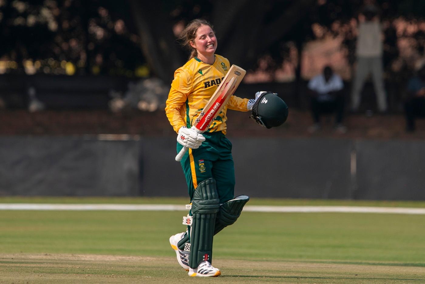 Miane Smit's maiden T20I century puts South Africa 4-0 up
