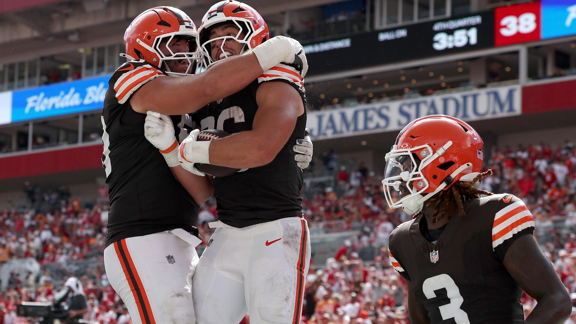 
                        Prisco's Week 3 NFL picks: Browns upset Panthers, Giants rally behind Jameis Winston
                    