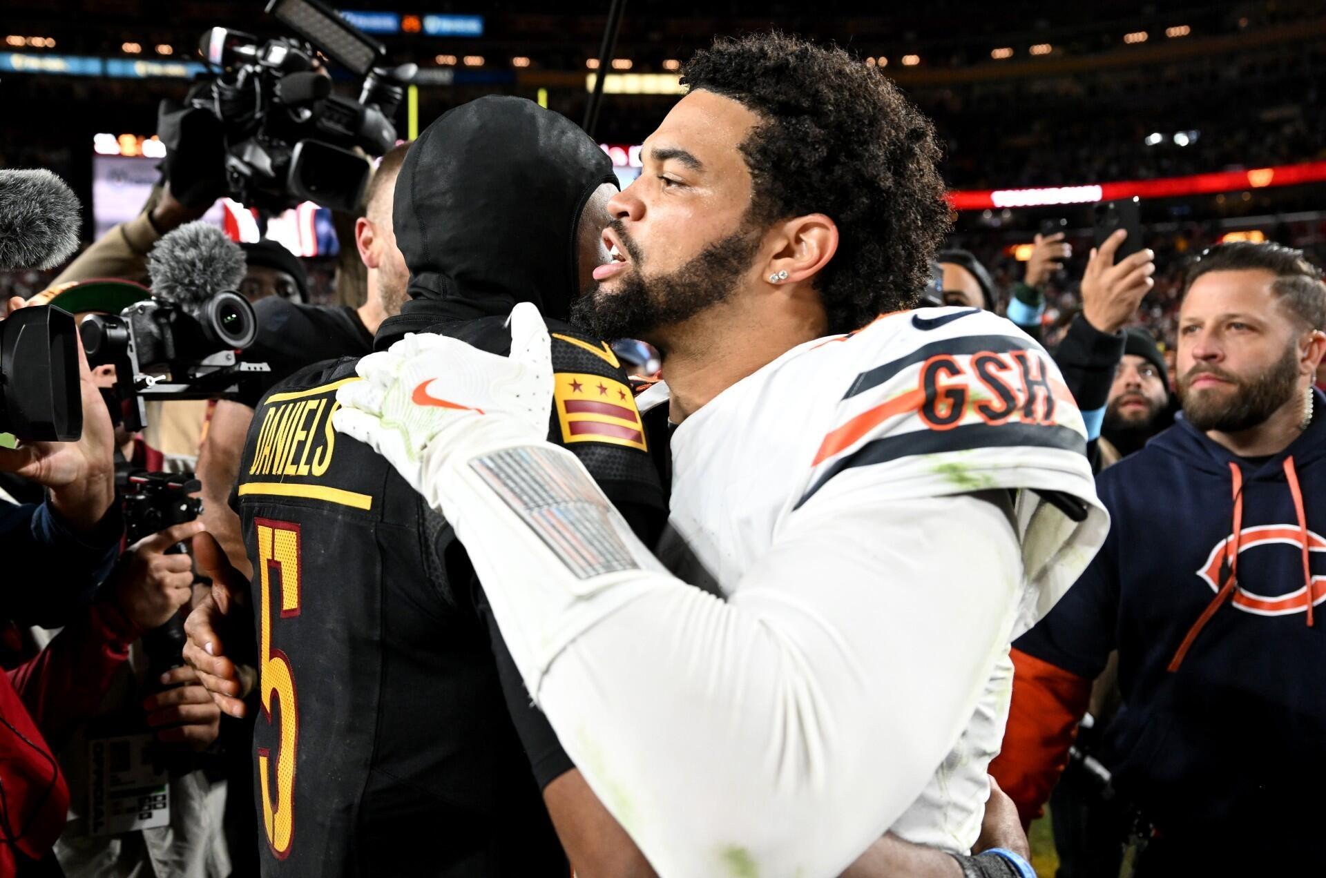 
                        Caleb Williams, Jayden Daniels injured in Week 2: What's the outlook for Bears, Commanders signal callers?
                    