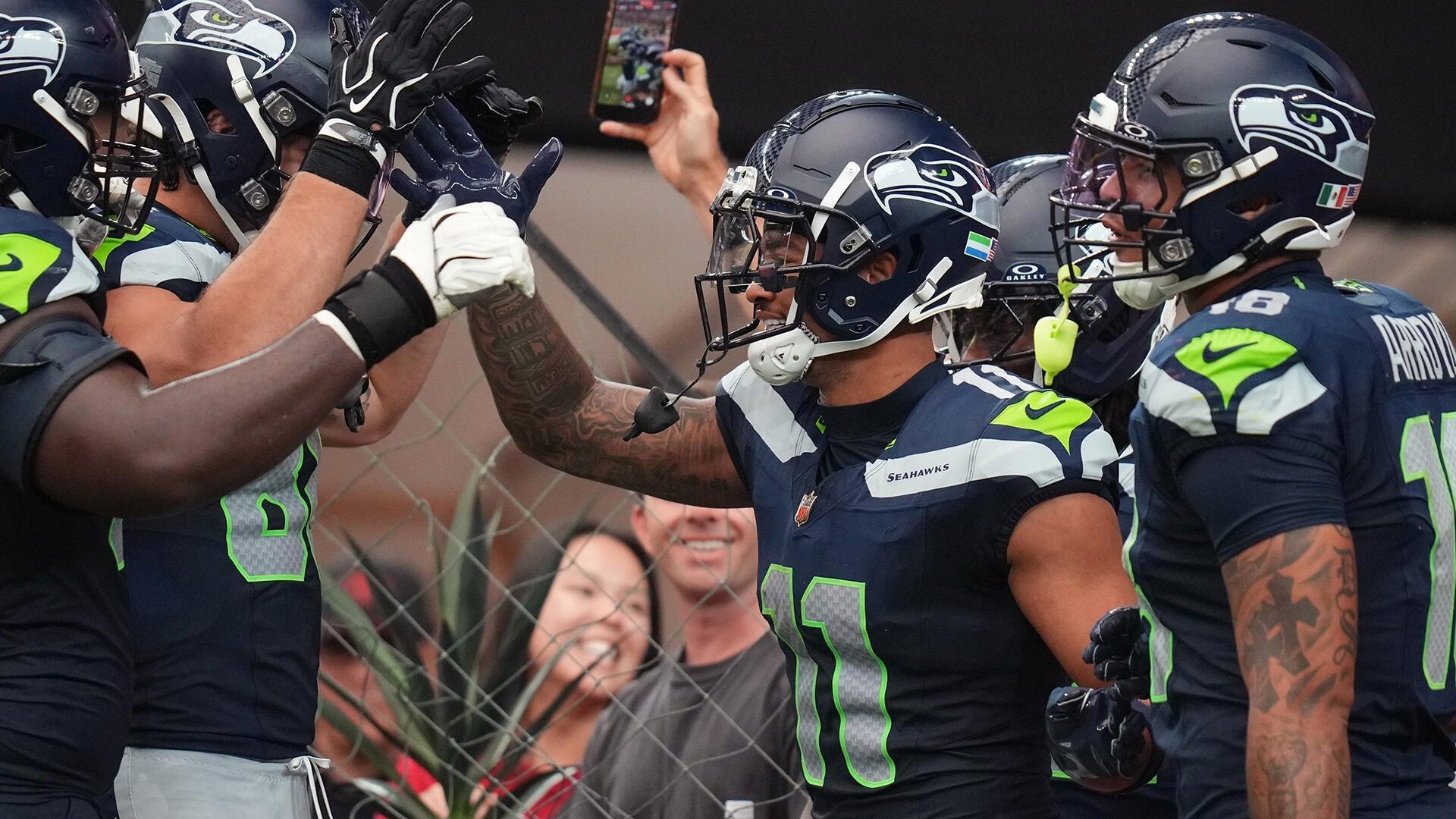 
                        Predicting full 14-team NFL playoff bracket entering Week 3, including history-making Super Bowl
                    